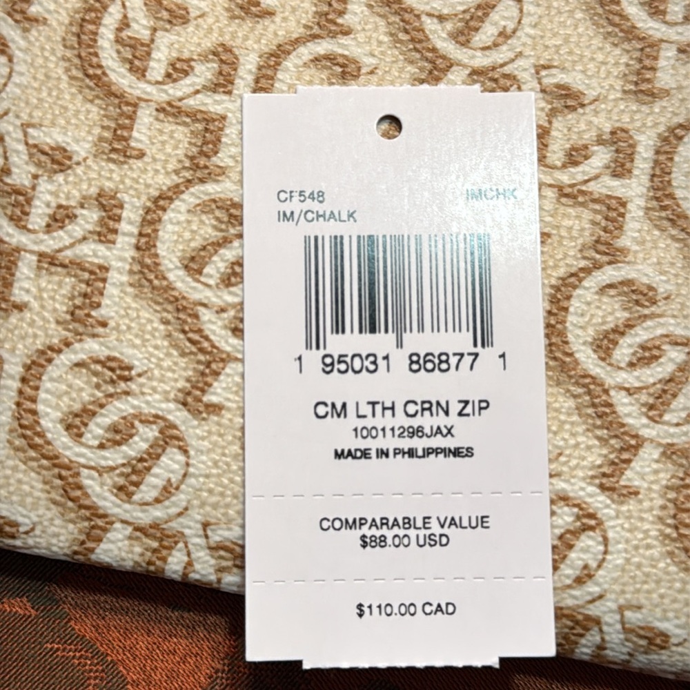 Coach NWT Designer Tan and Cream Wristlet - Picture 4 of 6